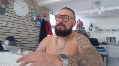 edgarram83 online show from December 2, 8:07 pm