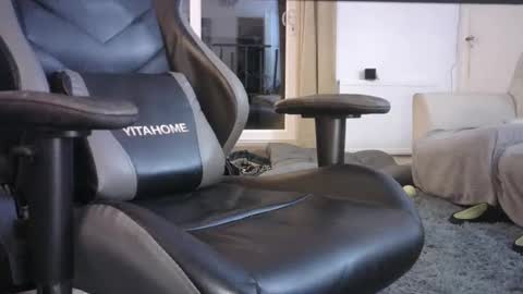 edged biker online show from December 24, 6:28 pm