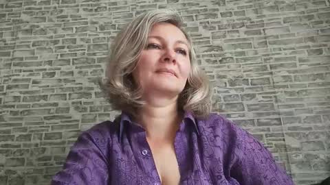 edithmanning online show from September 26, 5:26 am