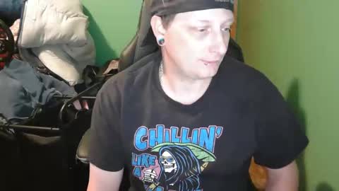 edwardaims_2please online show from May 31, 12:53 am