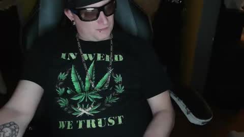 edwardaims_2please online show from March 10, 2:27 am