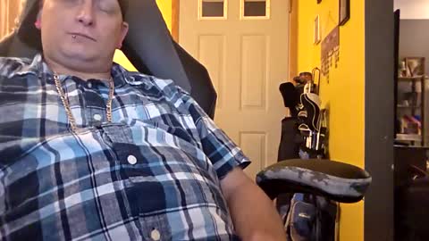 edwardaims_2please online show from October 15, 2:37 am