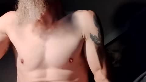 ezsmoke420 online show from December 15, 3:34 am