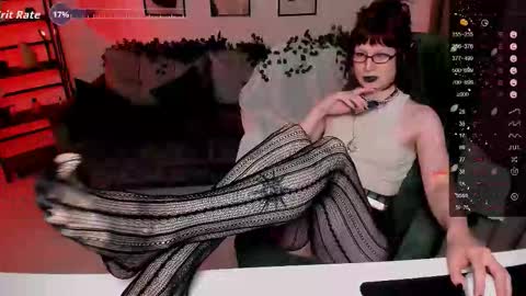 Effie online show from December 5, 3:32 pm