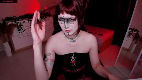 Effie online show from November 9, 3:26 pm