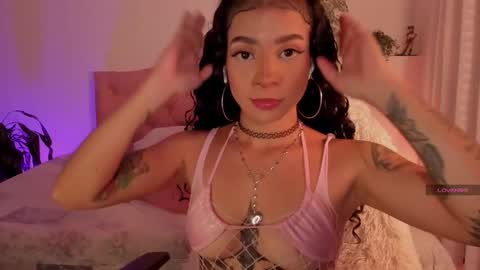 effy online show from February 9, 5:29 am