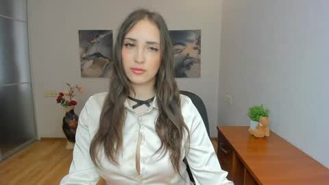 Effy Royse online show from June 7, 7:13 am