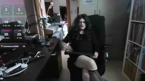 efi_crossou online show from October 2, 10:41 pm