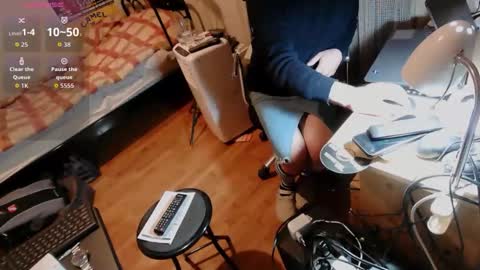 efi_crossou online show from March 23, 12:48 am