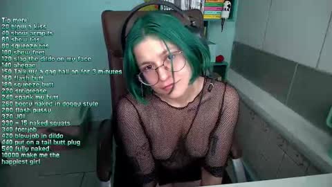 Efie online show from November 14, 2:30 pm