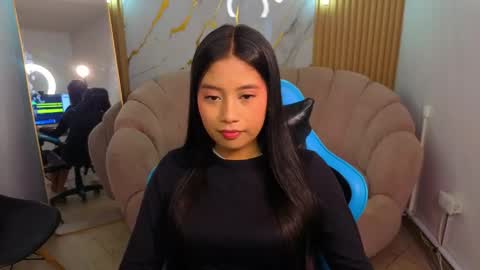 eimy18_b online show from May 4, 7:42 pm
