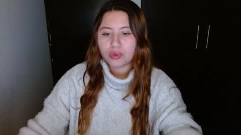 Snapshot of eimy_collin chatting on December 18, 2:32 am EIMY MODEL INDEPENDENT online show from December 18, 2:32 am