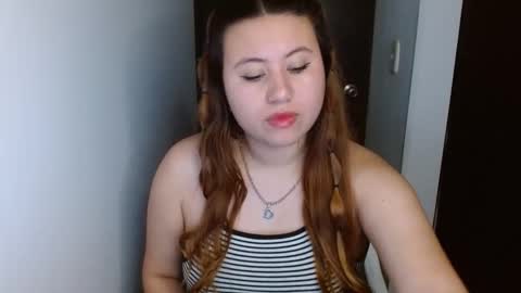 Snapshot of eimy_collin chatting on February 18, 2:49 am EIMY MODEL INDEPENDENT online show from February 18, 2:49 am