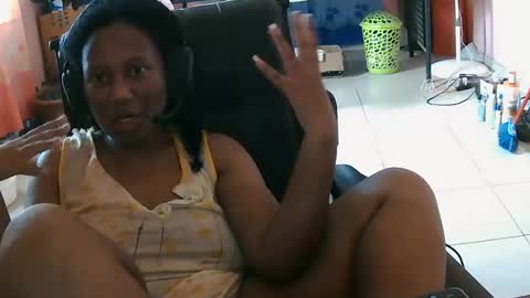 Snapshot of eirondra_valeen chatting on October 12, 6:54 pm Eirondra Valeen online show from October 12, 6:54 pm