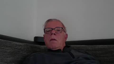 Snapshot of eisbaer1957 chatting on January 1, 8:35 am eisbaer1957 online show from January 1, 8:35 am