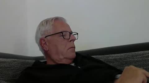 Snapshot of eisbaer1957 chatting on October 12, 4:10 pm eisbaer1957 online show from October 12, 4:10 pm