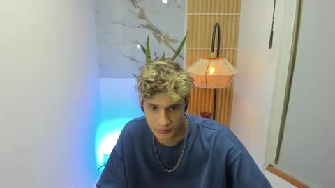 el_flakitoo_ online show from October 2, 2:54 am