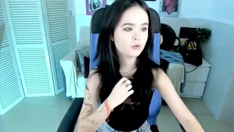 Your sweet girl online show from October 7, 6:59 pm