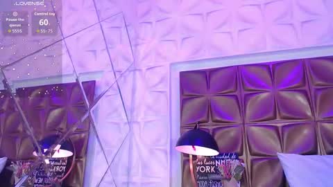 elamorris online show from October 21, 4:06 am