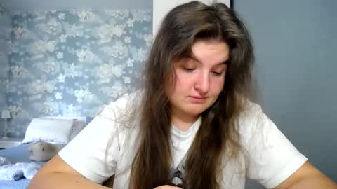 Elanis online show from April 13, 9:57 am