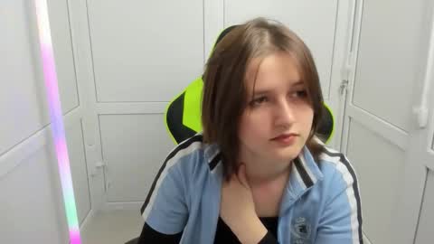 Evie online show from April 22, 6:53 am