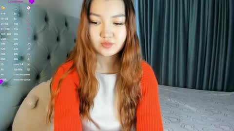 Snapshot of elarahaze chatting on September 16, 6:49 am Elara online show from September 16, 6:49 am