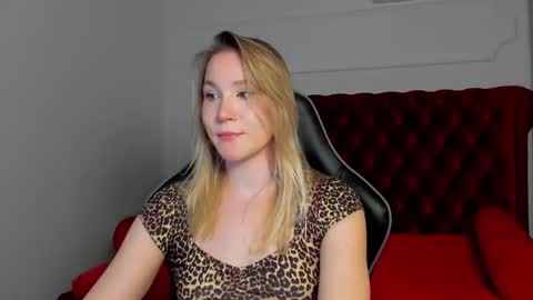 elaravoltage online show from March 30, 5:13 pm