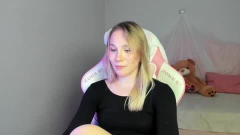 elaravoltage online show from March 20, 6:13 pm