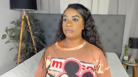 Ela online show from November 17, 8:33 pm