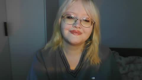 elayne_sweet online show from June 5, 6:30 am