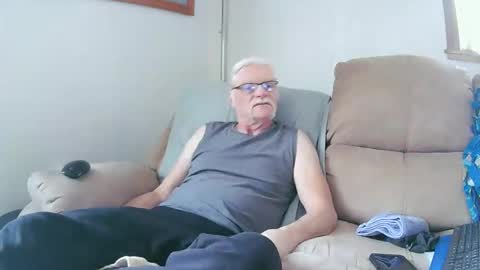 Elcamino83 online show from March 28, 3:52 am