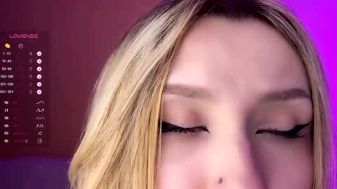 Ella online show from January 19, 6:10 pm