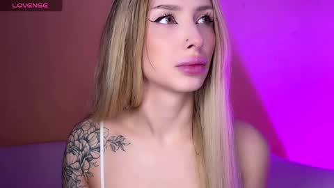 Ella online show from January 18, 10:39 am