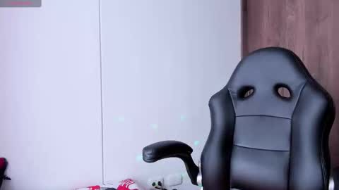 Snapshot of electraa_fox chatting on March 3, 2:39 pm Electra online show from March 3, 2:39 pm