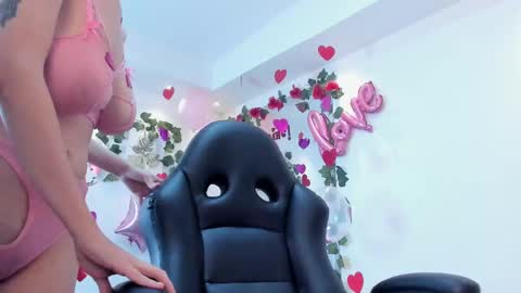 Snapshot of electraa_fox chatting on February 14, 7:33 pm Electra online show from February 14, 7:33 pm