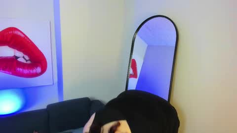 Electra online show from February 25, 9:53 am