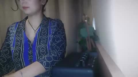 Julia Follow me on Onlyfansju grosroberts online show from February 28, 10:50 pm