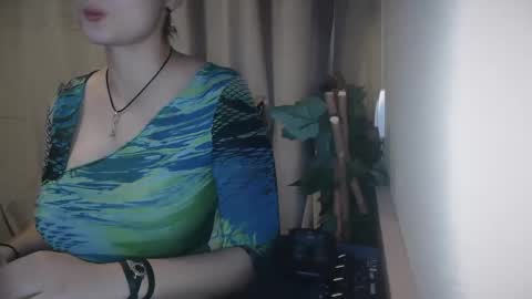 Julia Follow me on Onlyfansju grosroberts online show from March 5, 9:04 pm