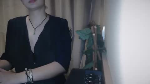 Julia Follow me on Onlyfansju grosroberts online show from March 7, 2:23 pm