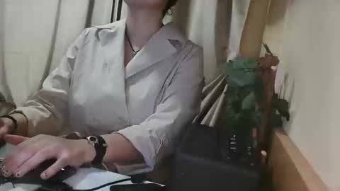 Julia Follow me on Onlyfansju grosroberts online show from January 9, 12:19 pm