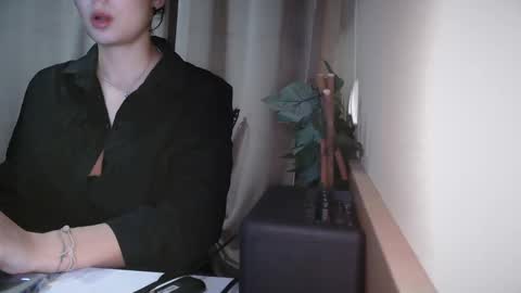 Julia Follow me on Onlyfansju grosroberts online show from February 26, 9:20 pm