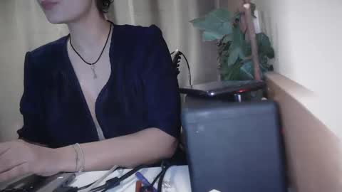 Julia Follow me on Onlyfansju grosroberts online show from February 14, 12:47 pm