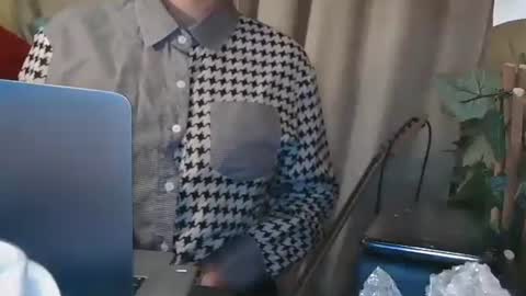 Julia Follow me on Onlyfansju grosroberts online show from December 8, 12:52 pm