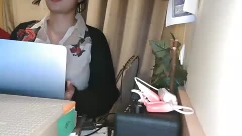 Julia Follow me on Onlyfansju grosroberts online show from December 6, 10:24 pm
