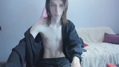 eleganc3 online show from February 11, 7:45 am