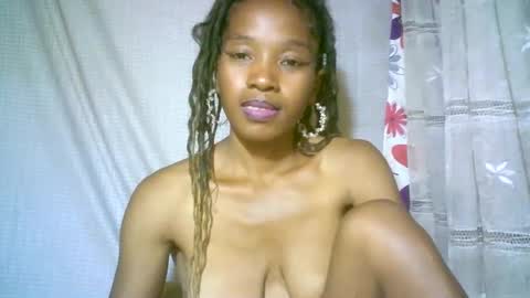Snapshot of elenah0123 chatting on February 14, 11:53 am elenah013 online show from February 14, 11:53 am