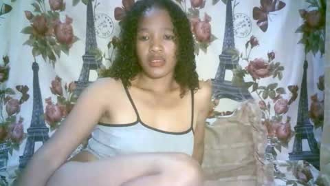 elenah013 online show from April 7, 8:05 am