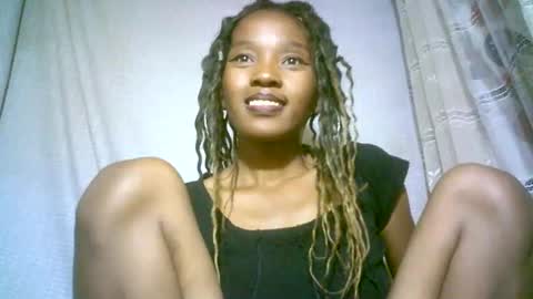 Snapshot of elenah0123 chatting on February 10, 9:25 am elenah013 online show from February 10, 9:25 am