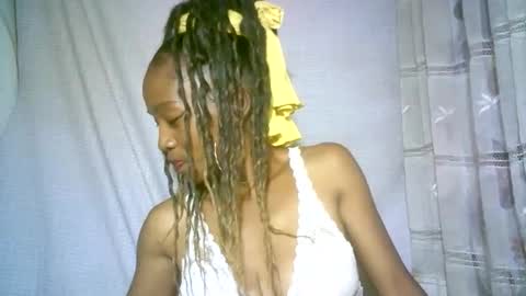 Snapshot of elenah0123 chatting on February 9, 6:54 am elenah013 online show from February 9, 6:54 am