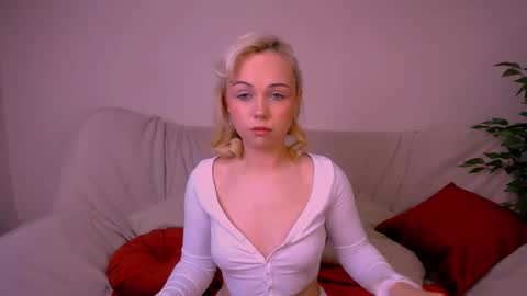 elenamonroee online show from November 27, 2:52 am